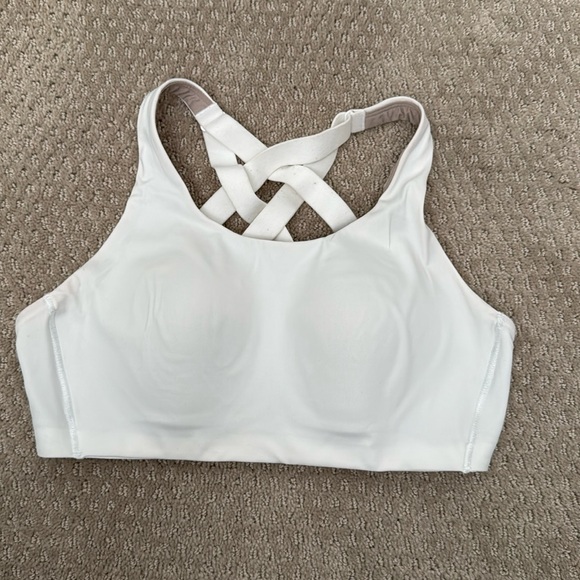 White lululemon sports bra • great condition! - Picture 1 of 3